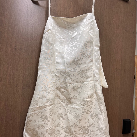 Lucy in the sky white dress - Picture 2 of 5